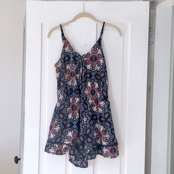 Taylor & Sage Other - Taylor & Sage Ruffle Hem Printed Romper. M